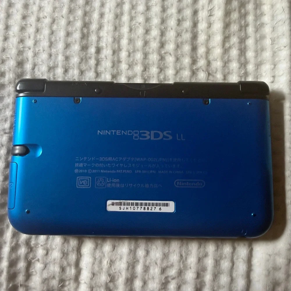 Nintendo 3DS LL Blue Black Handheld Console Bundle with 3 Games and Charger